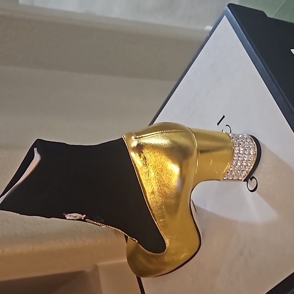 Gucci "Candy" Embroidered Ankle Sock Booties - Picture 10 of 12